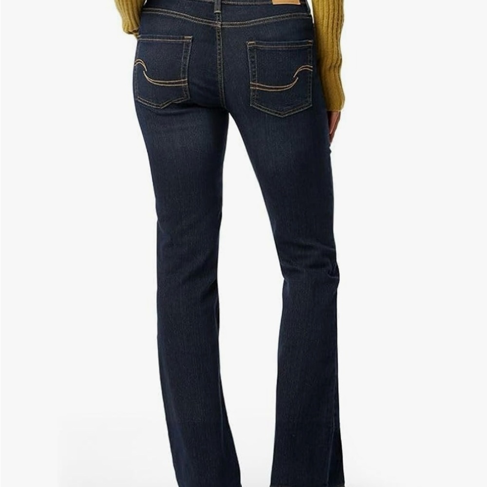 NWT Signature Levi Strauss Totally Slimming Mid Rise Straight Sz 14 M